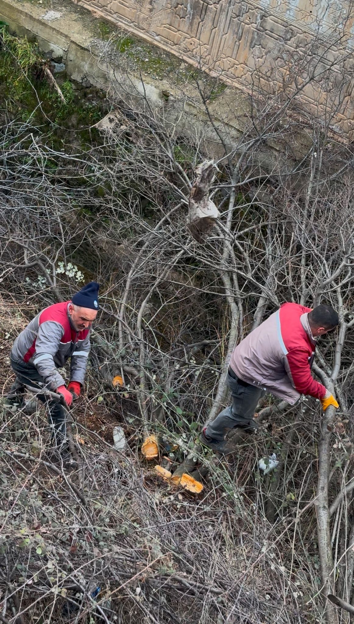 SAĞ SAHİL SULAMA KANALINDA TEMİZLİK VE GÜVENLİK ÇALIŞMALARI BAŞLADI