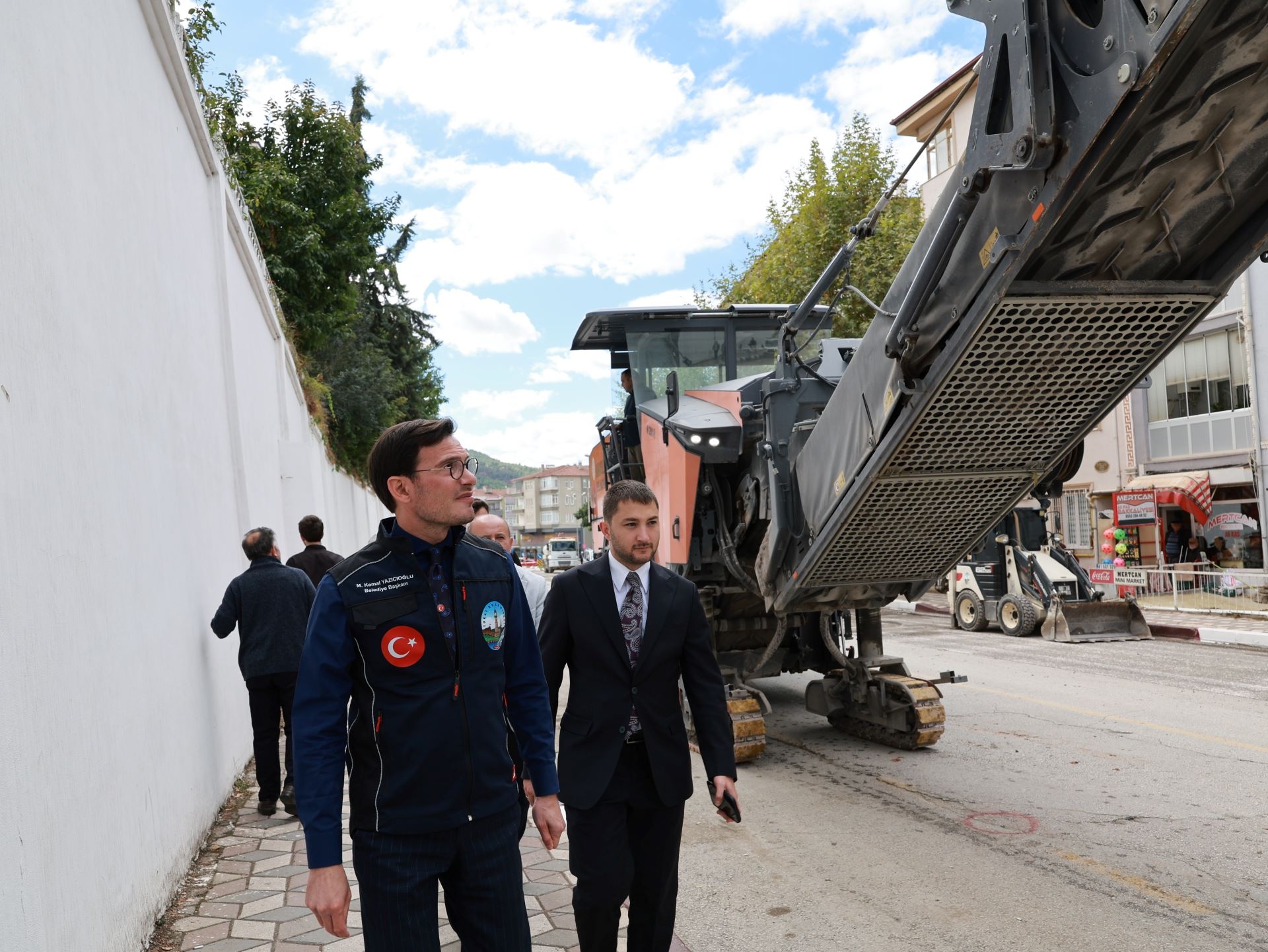 BAŞKAN YAZICIOĞLU ÜRETKEN BELEDİYECİLİKLE TAM GAZ YOLA DEVAM