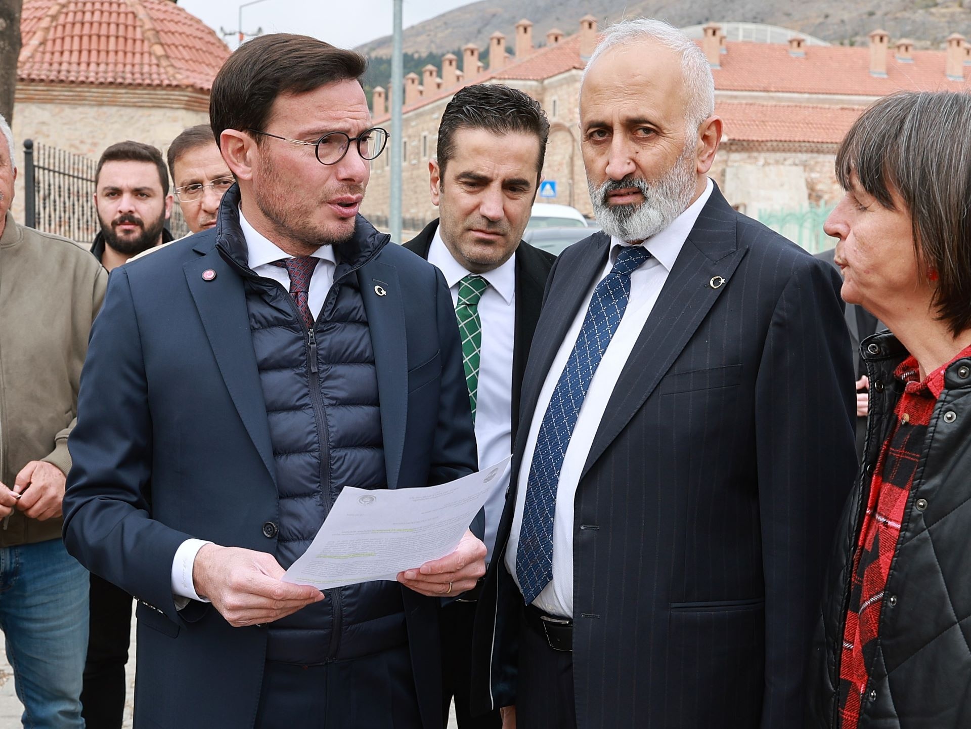 SULUSOKAKTA TURİZMİ CANLANDIRACAK ADIM METRUK BİNALAR YIKILIYOR