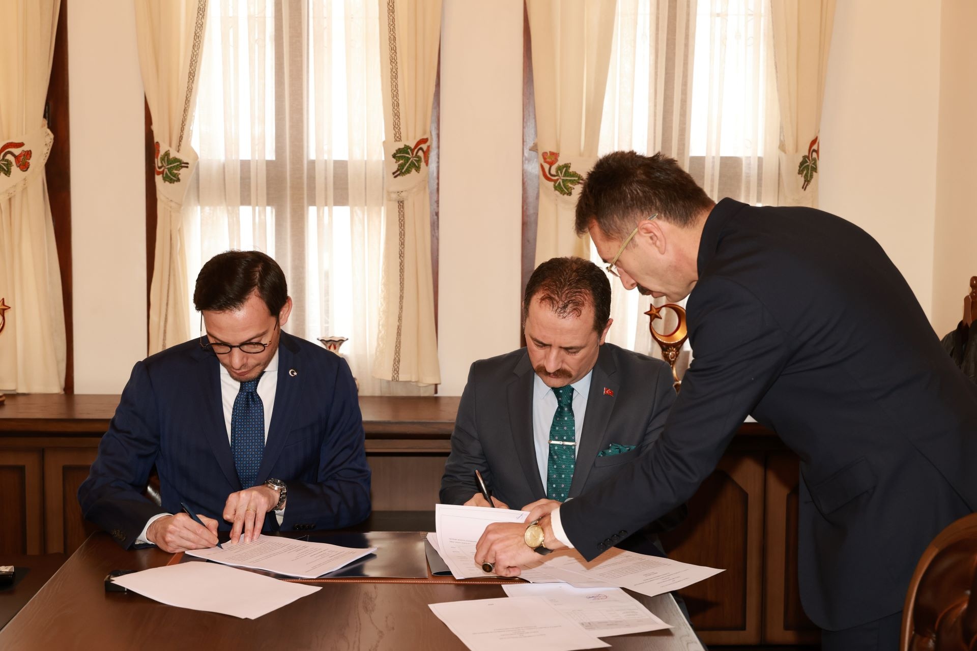 BAŞKAN YAZICIOĞLU: İNSAN VE TOPLUM FAYDASINA YÖNELİK TÜM PROJELERDE VARIZ