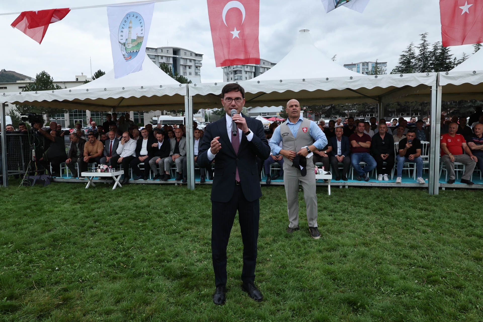 PEHLİVANLAR TOKAT’TA ER MEYDANINDA SAHNE ALDI