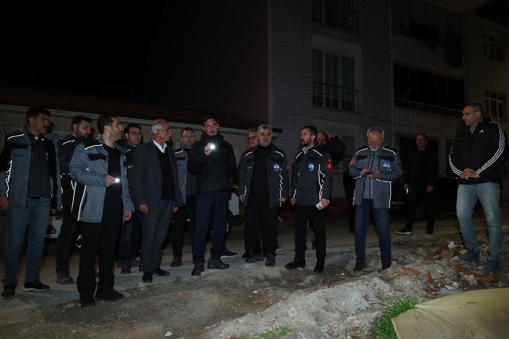 BAŞKAN YAZICIOĞLU DEVEGÖRMEZ MAHALLESİ’NDE TAM KADRO SAHADA