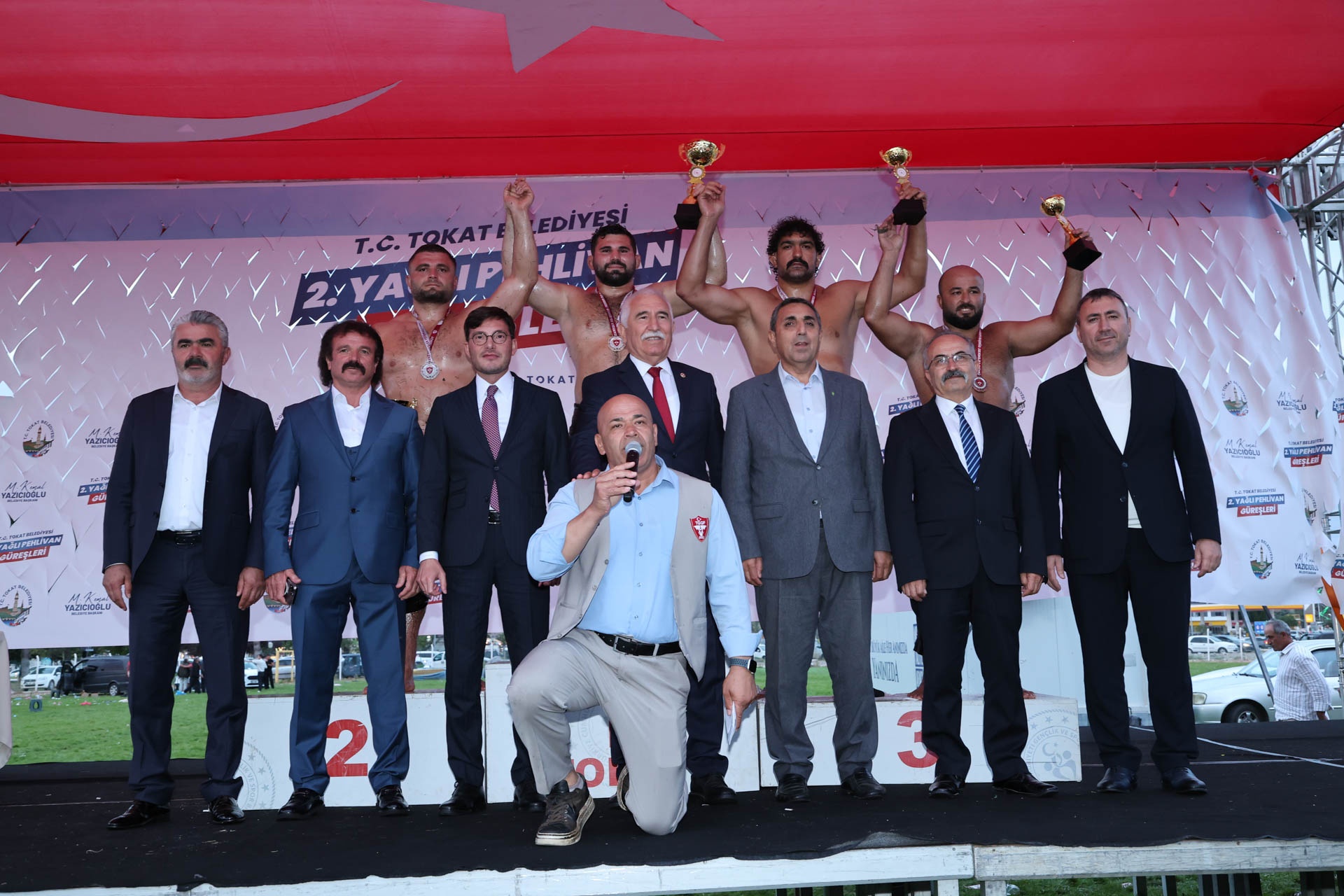 PEHLİVANLAR TOKAT’TA ER MEYDANINDA SAHNE ALDI