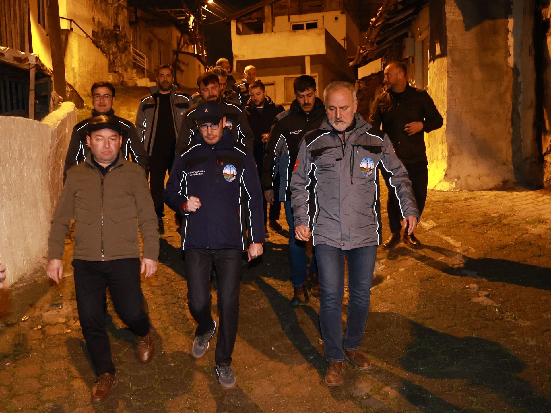 BAŞKAN YAZICIOĞLU’NDAN GECE YARISI MAHALLE İNCELEMESİ