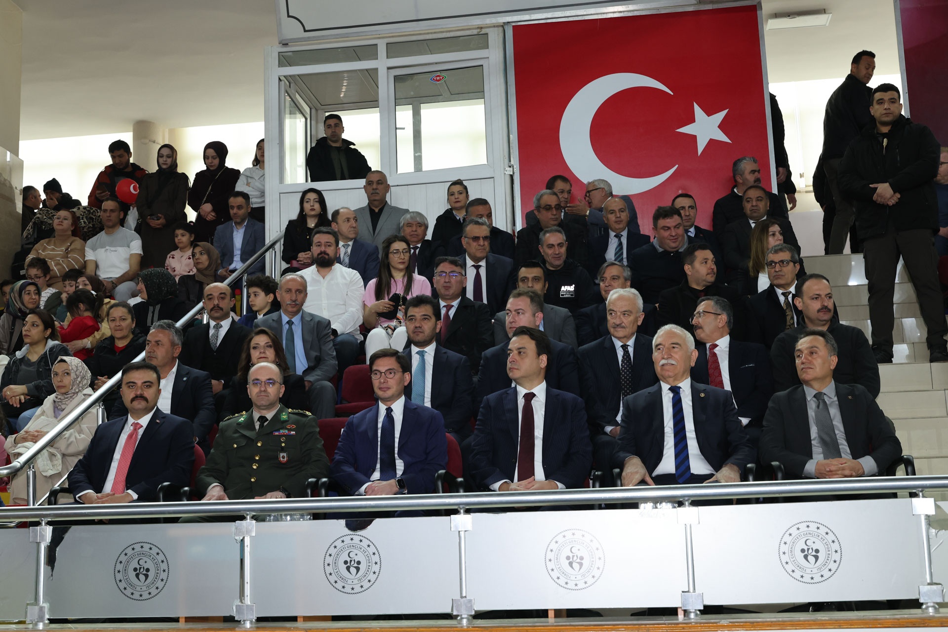 TOKAT’TA 23 NİSAN COŞKUSU VE DUYGU DOLU ANLAR BİR ARADA YAŞANDI