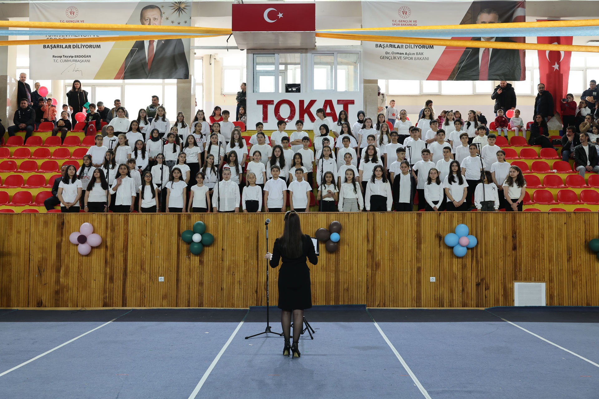 TOKAT’TA 23 NİSAN COŞKUSU VE DUYGU DOLU ANLAR BİR ARADA YAŞANDI