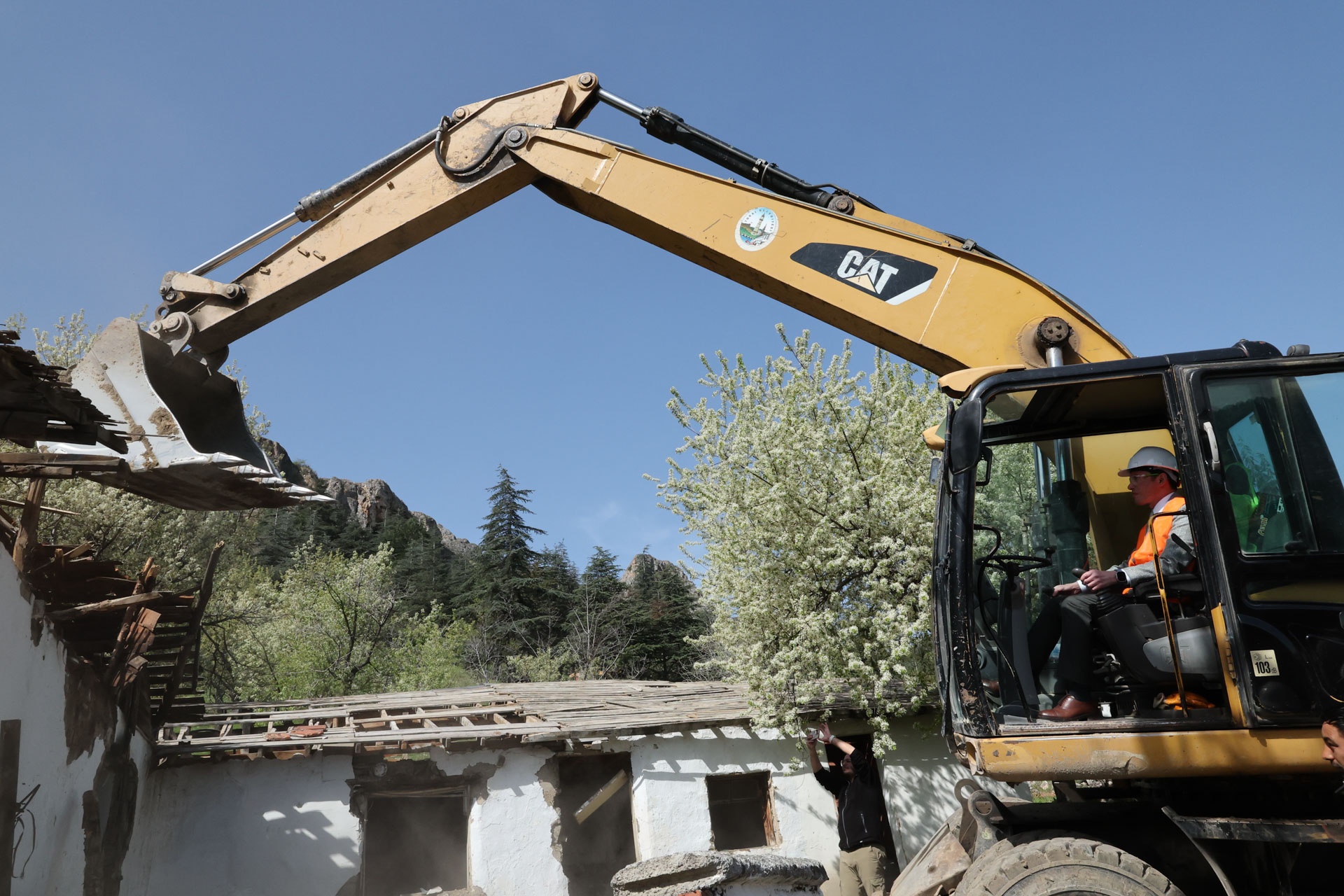 TOKAT’TA KENTSEL DÖNÜŞÜMDE YENİ AŞAMA: YIKIMLAR BAŞLADI