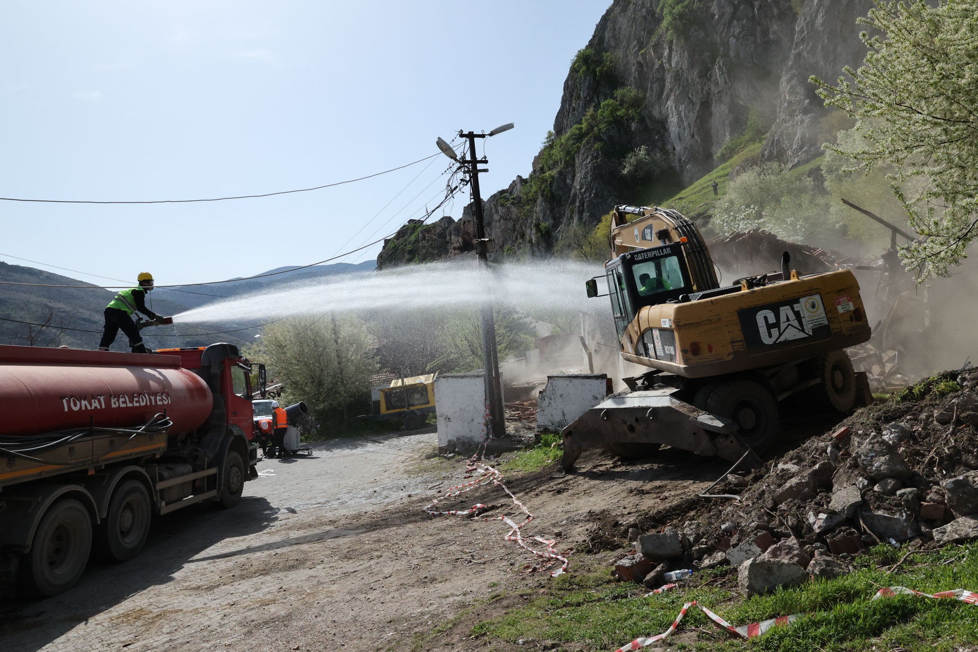 TOKAT’TA KENTSEL DÖNÜŞÜMDE YENİ AŞAMA: YIKIMLAR BAŞLADI