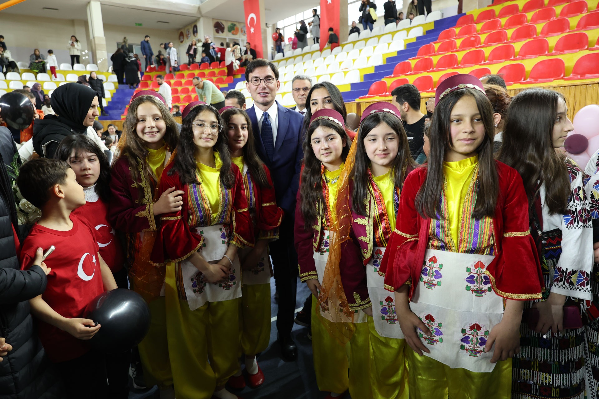 TOKAT’TA 23 NİSAN COŞKUSU VE DUYGU DOLU ANLAR BİR ARADA YAŞANDI