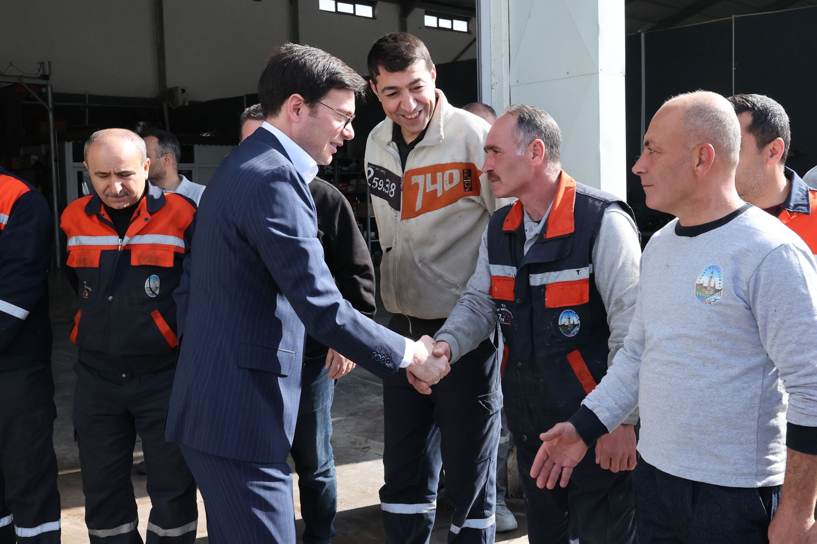 BAŞKAN YAZICIOĞLU, HAFTAYA PERSONELİYLE BİSMİLLAH DEDİ