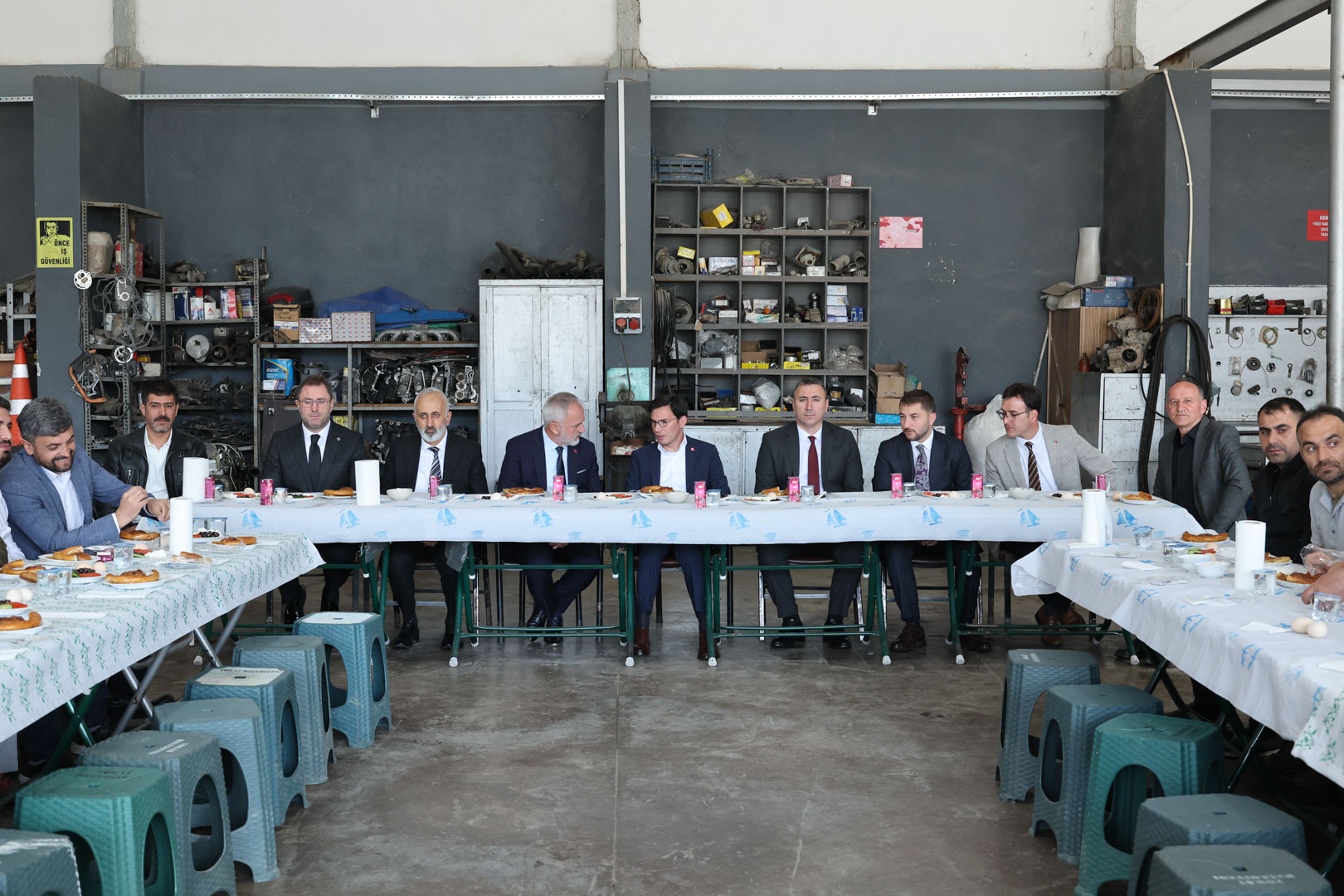 BAŞKAN YAZICIOĞLU, HAFTAYA PERSONELİYLE BİSMİLLAH DEDİ