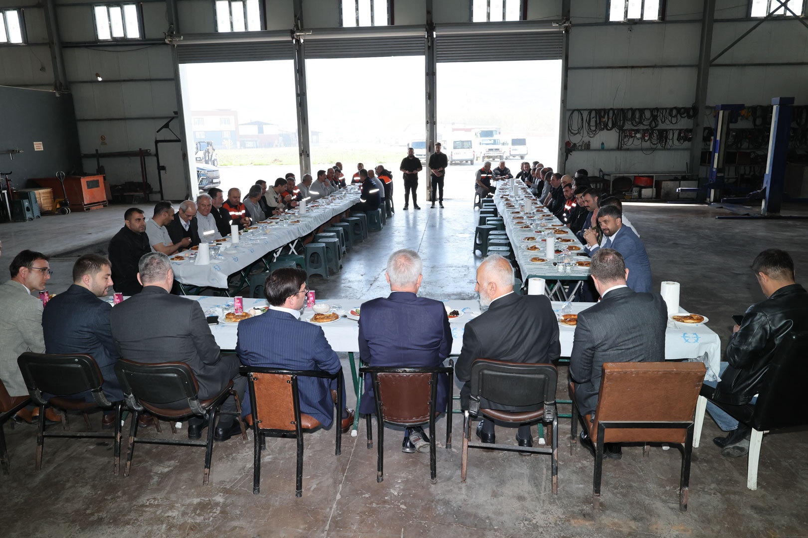 BAŞKAN YAZICIOĞLU, HAFTAYA PERSONELİYLE BİSMİLLAH DEDİ