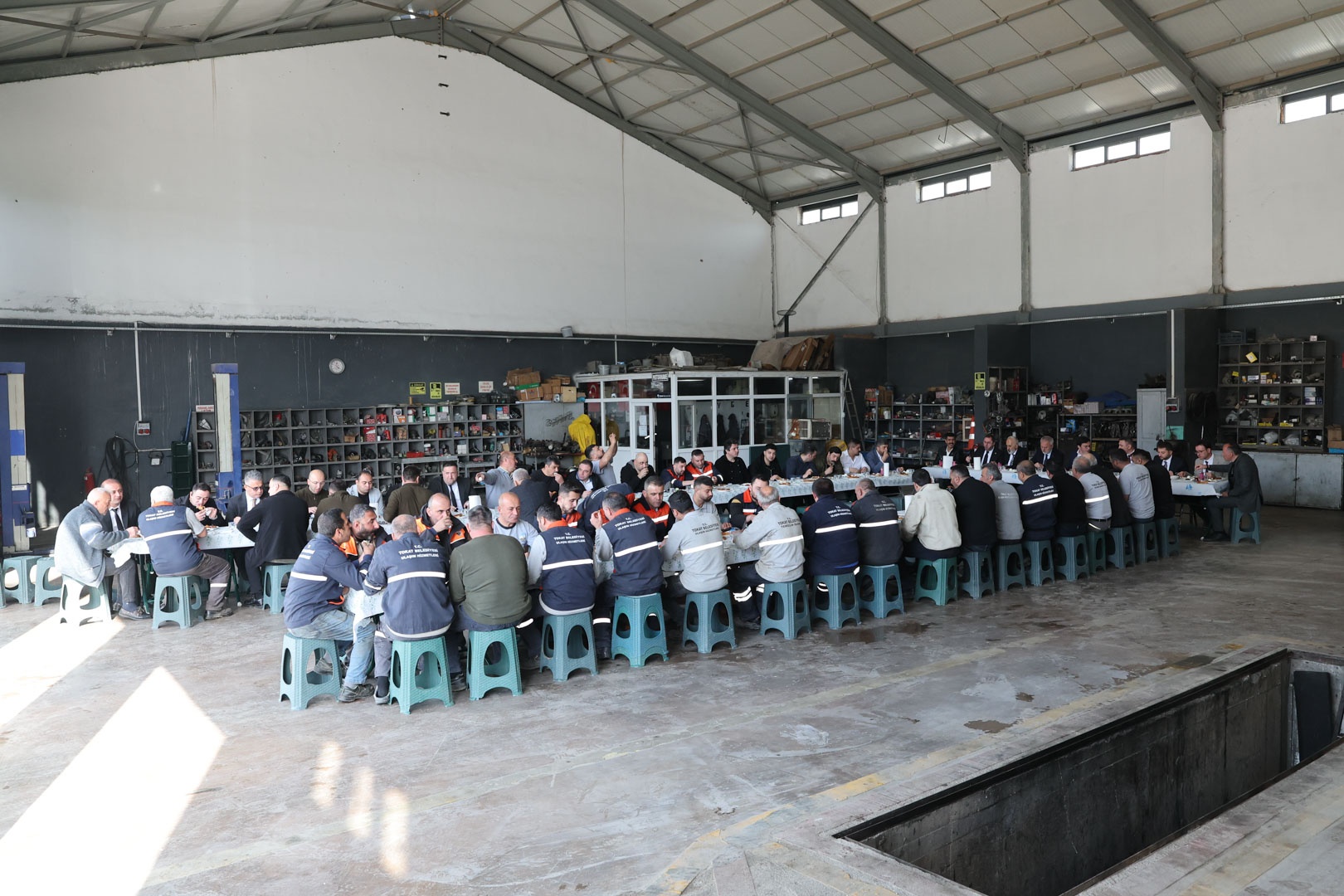 BAŞKAN YAZICIOĞLU, HAFTAYA PERSONELİYLE BİSMİLLAH DEDİ