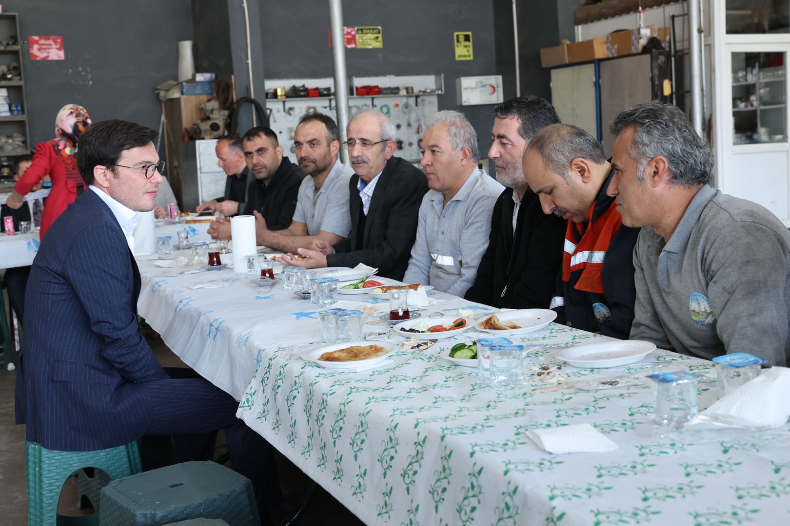 BAŞKAN YAZICIOĞLU, HAFTAYA PERSONELİYLE BİSMİLLAH DEDİ