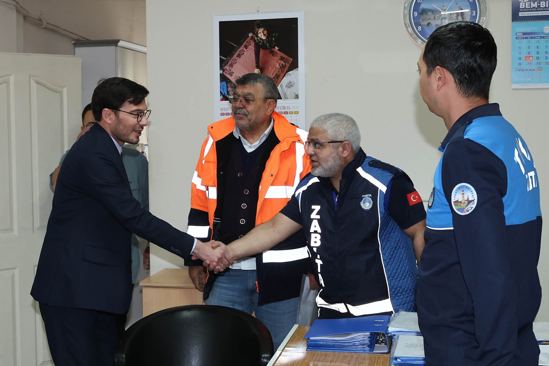 BAŞKAN YAZICIOĞLU, BELEDİYE PERSONELİYLE BAYRAMLAŞTI