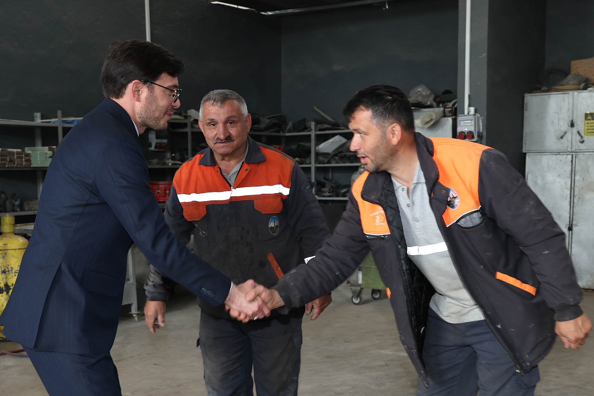 BAŞKAN YAZICIOĞLU, BELEDİYE PERSONELİYLE BAYRAMLAŞTI