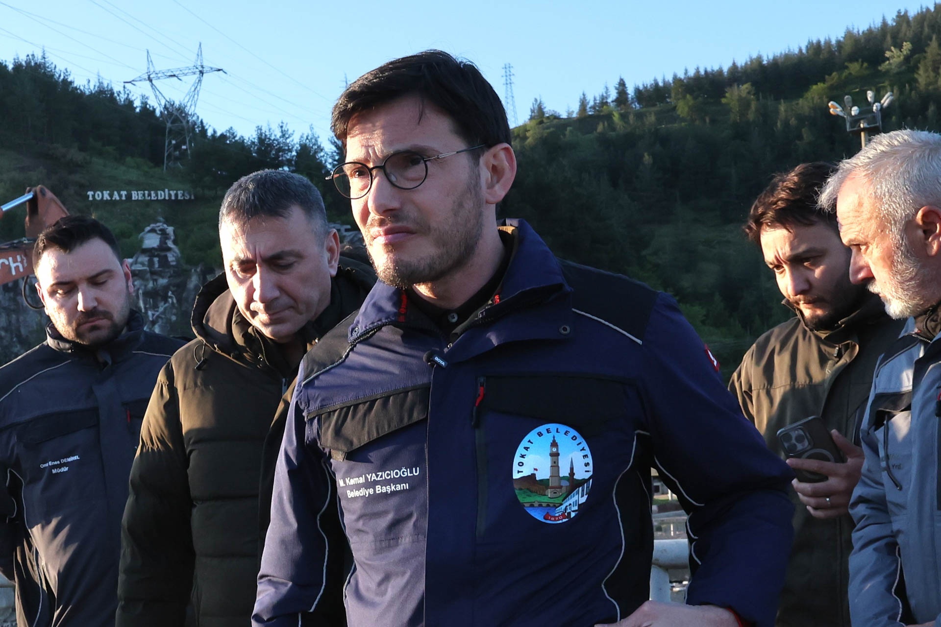 TAŞKIN RİSKİNE KARŞI ÇEDAŞ KÖPRÜSÜNDE YIKIM ÇALIŞMALARI SÜRÜYOR