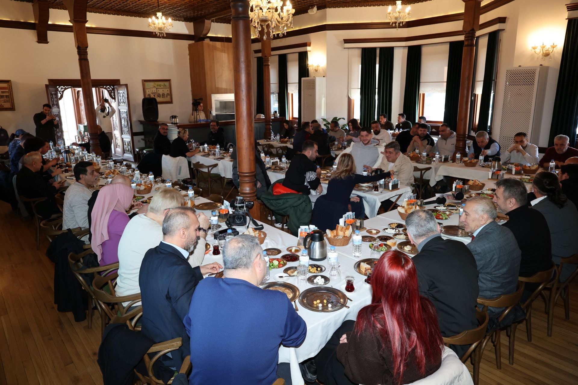 BAŞKAN YAZICIOĞLU BASIN MENSUPLARIYLA BULUŞTU