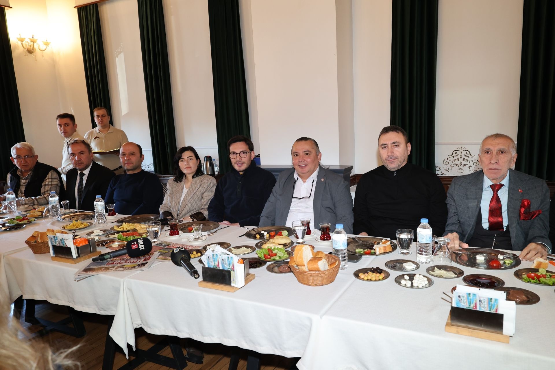 BAŞKAN YAZICIOĞLU BASIN MENSUPLARIYLA BULUŞTU