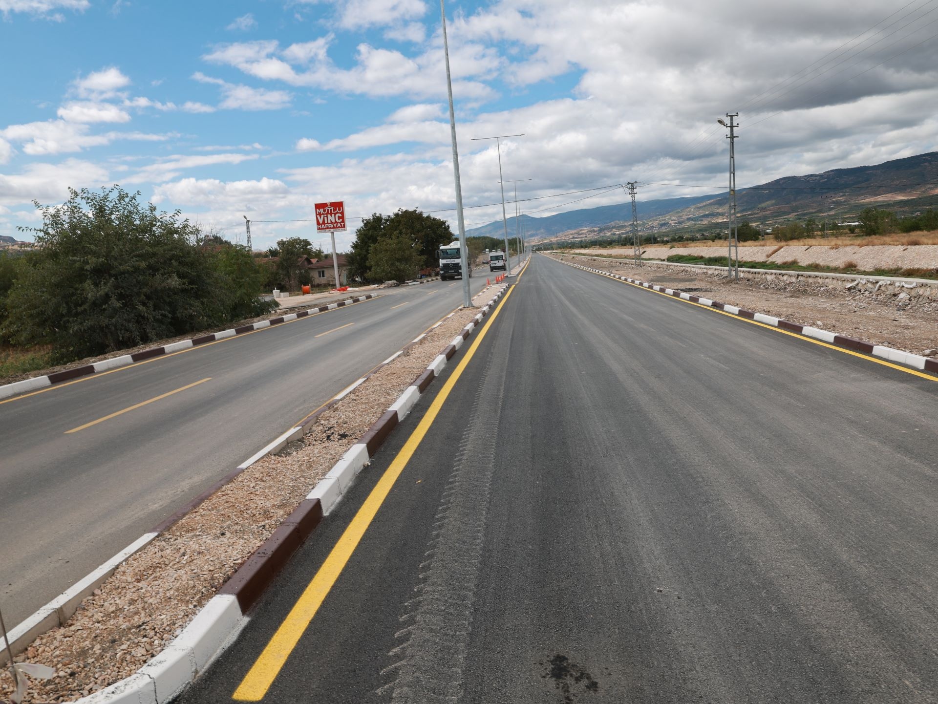 BAŞKAN YAZICIOĞLU ÜRETKEN BELEDİYECİLİKLE TAM GAZ YOLA DEVAM