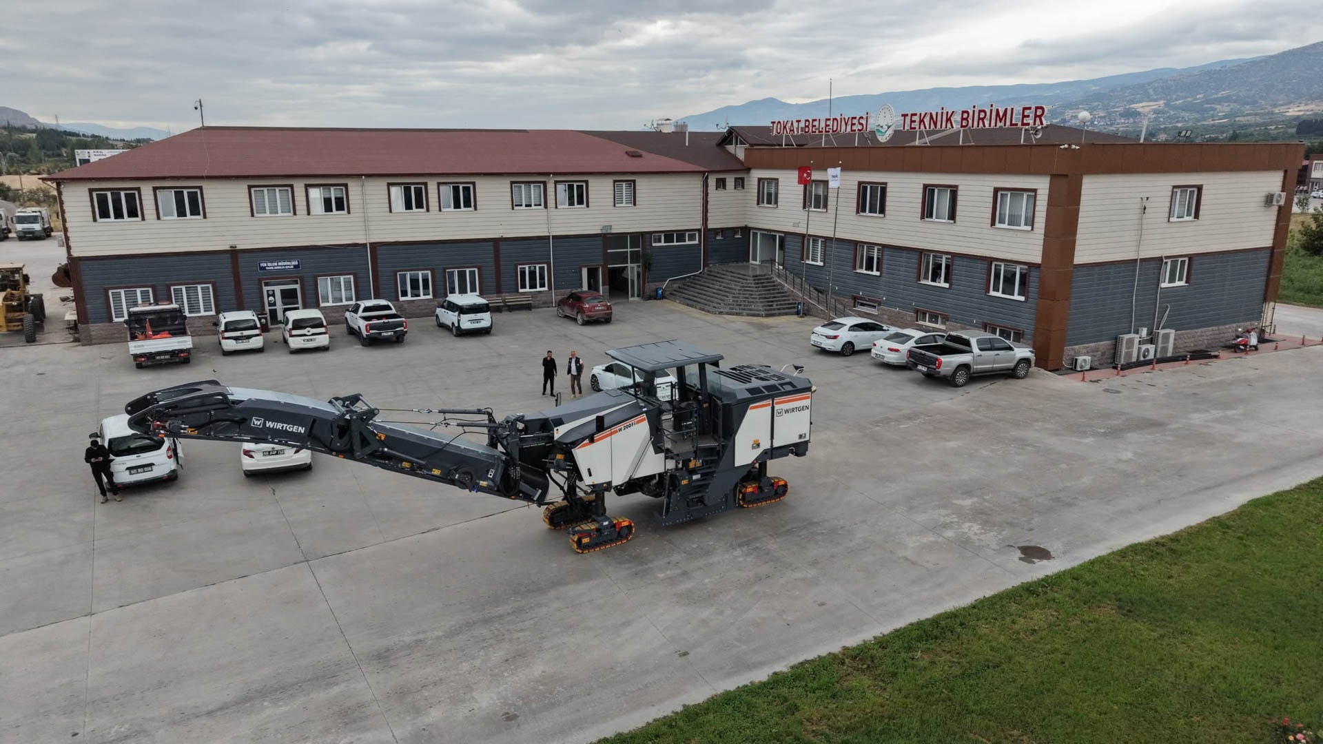 YENİ ASFALT KAZIMA MAKİNESİ HİZMETE ALINDI