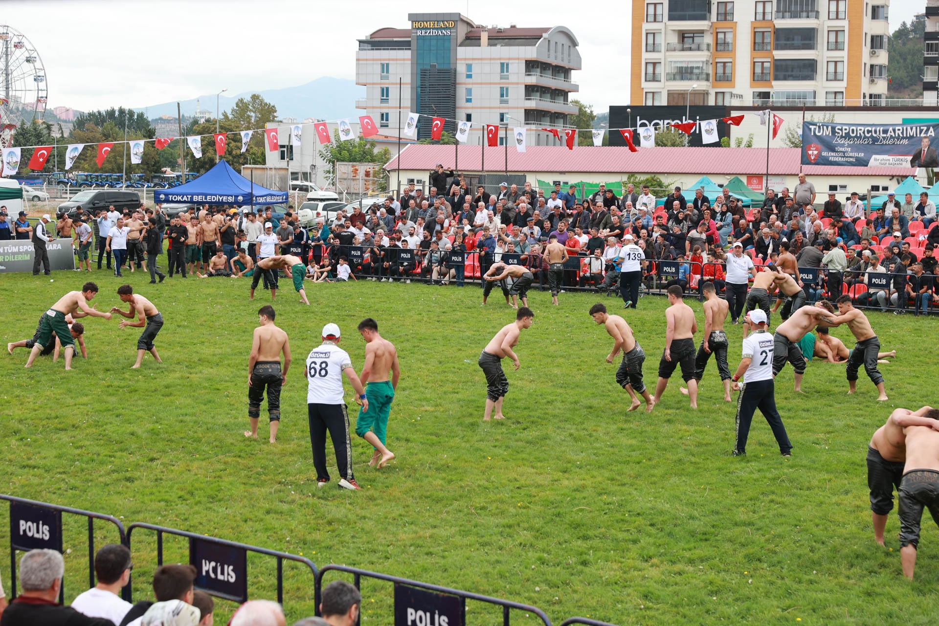 PEHLİVANLAR TOKAT’TA ER MEYDANINDA SAHNE ALDI