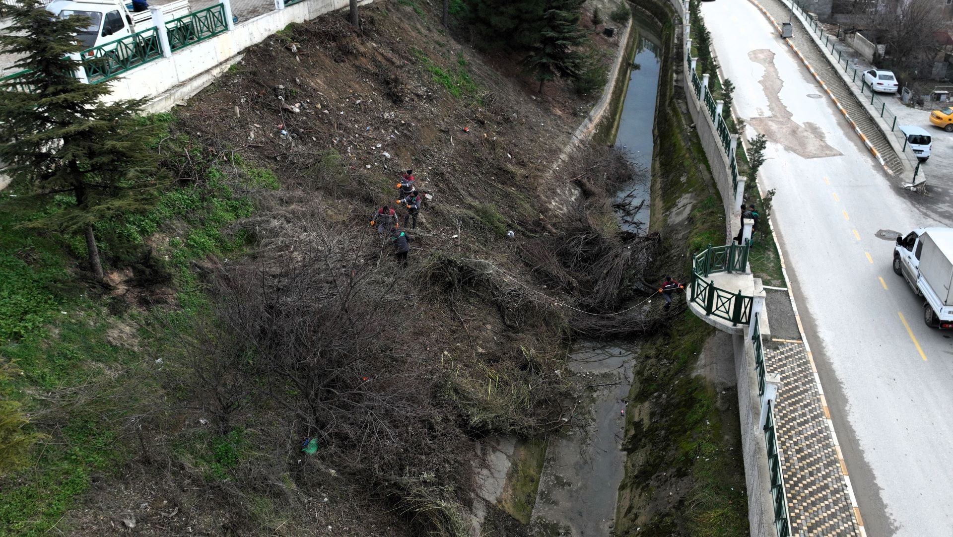 SAĞ SAHİL SULAMA KANALINDA TEMİZLİK VE GÜVENLİK ÇALIŞMALARI BAŞLADI