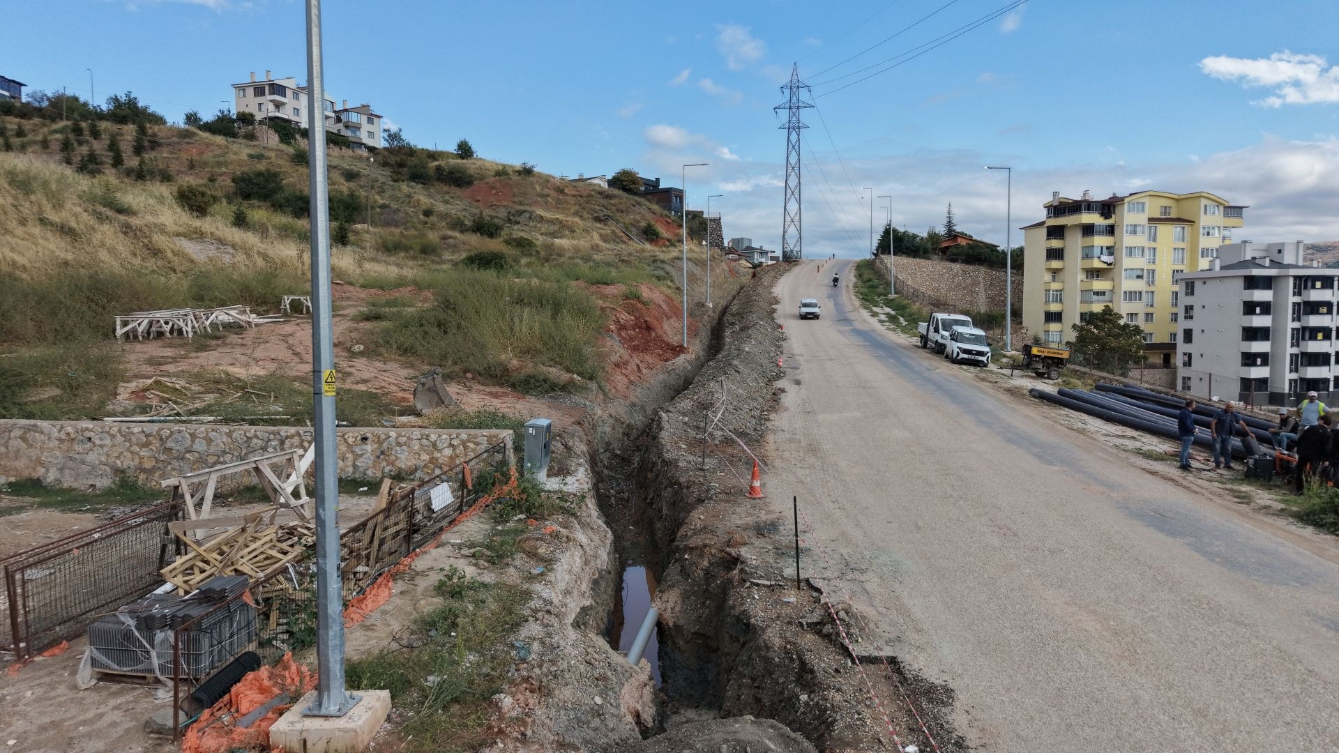 ALTIYÜZEVLER’DE İÇME SUYU HATTI YENİLENİYOR