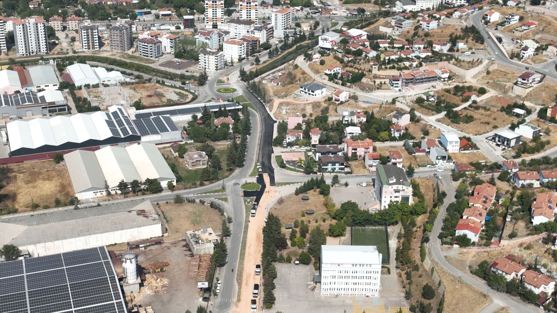 DENİZLİ CADDESİ BAŞTAN SONA YENİLENDİ