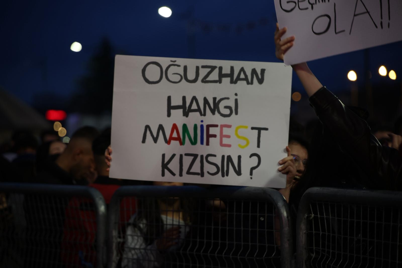 OĞUZHAN KOÇ KONSERİNDE ON BİNLERCE TOKATLI BULUŞTU