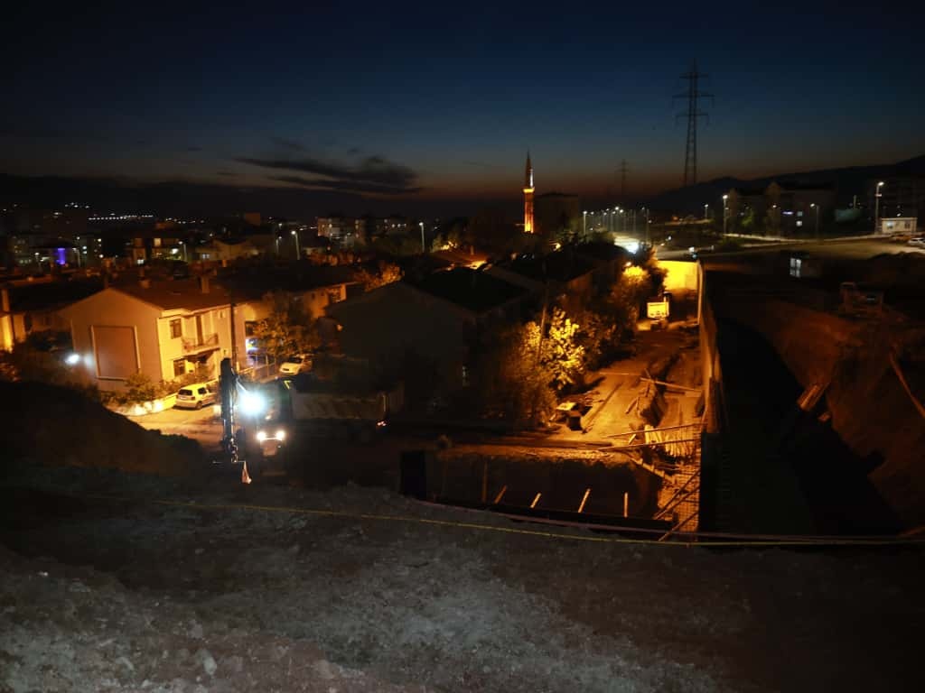 ÇALIŞMA ALANLARINI GECE GÜNDÜZ DEMEDEN YERİNDE İNCELİYORUZ