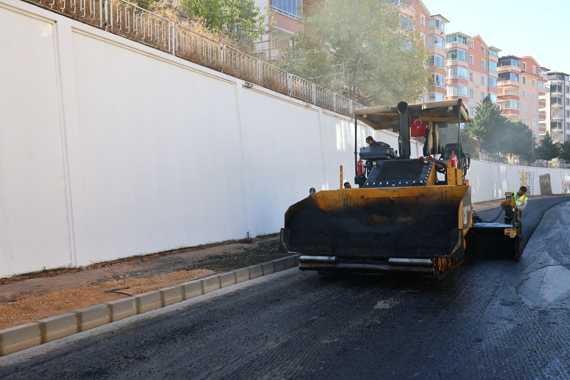 TOKAT’TA BİR İLK ASFALT’TA PALETLİ ASFALT KAZIYICI SİSTEM UYGULAMAYA ALINDI