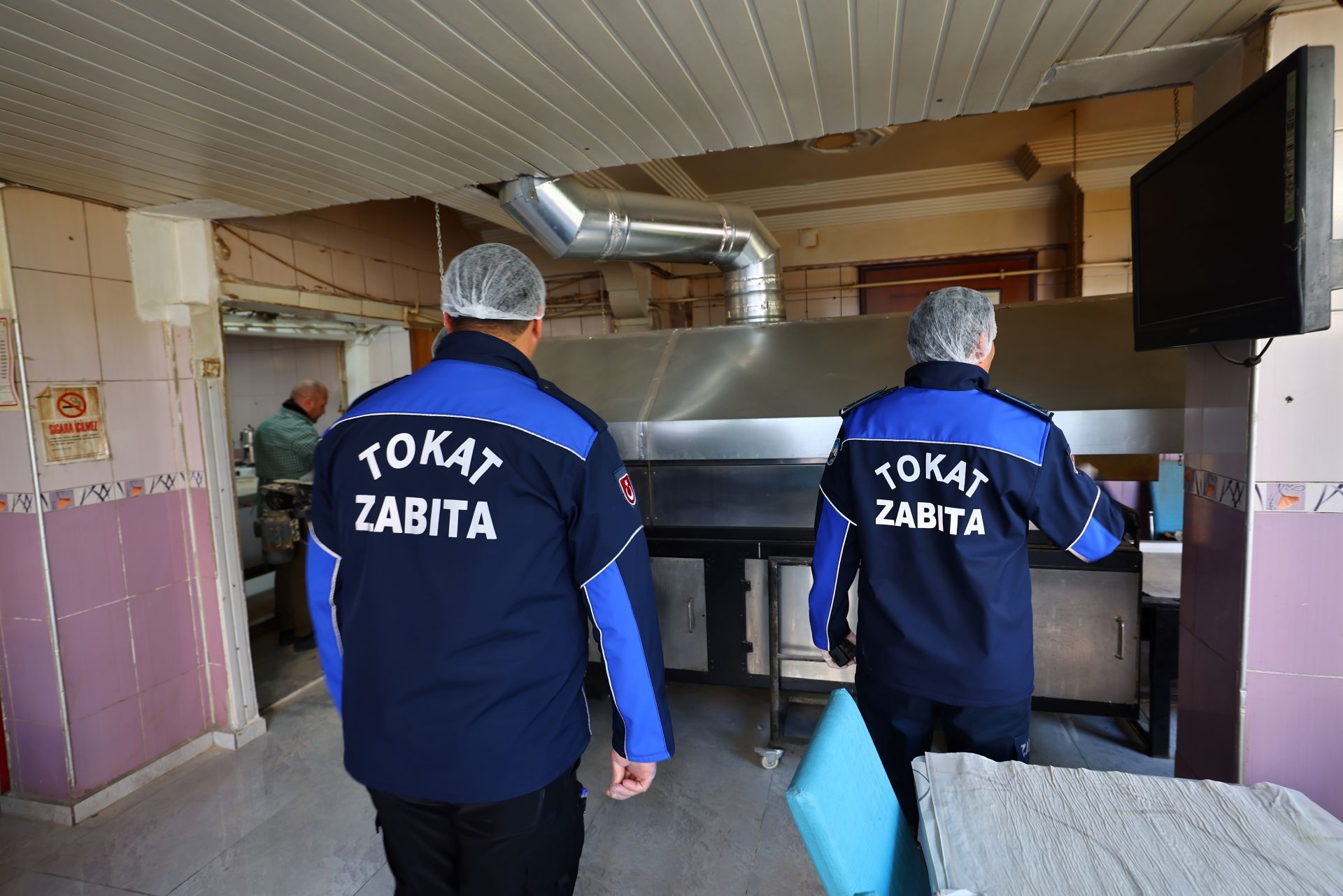 TOKAT BELEDİYESİ ZABITA EKİPLERİNDEN FIRIN VE UNLU MAMUL İŞLETMELERİNE SIKI DENETİM