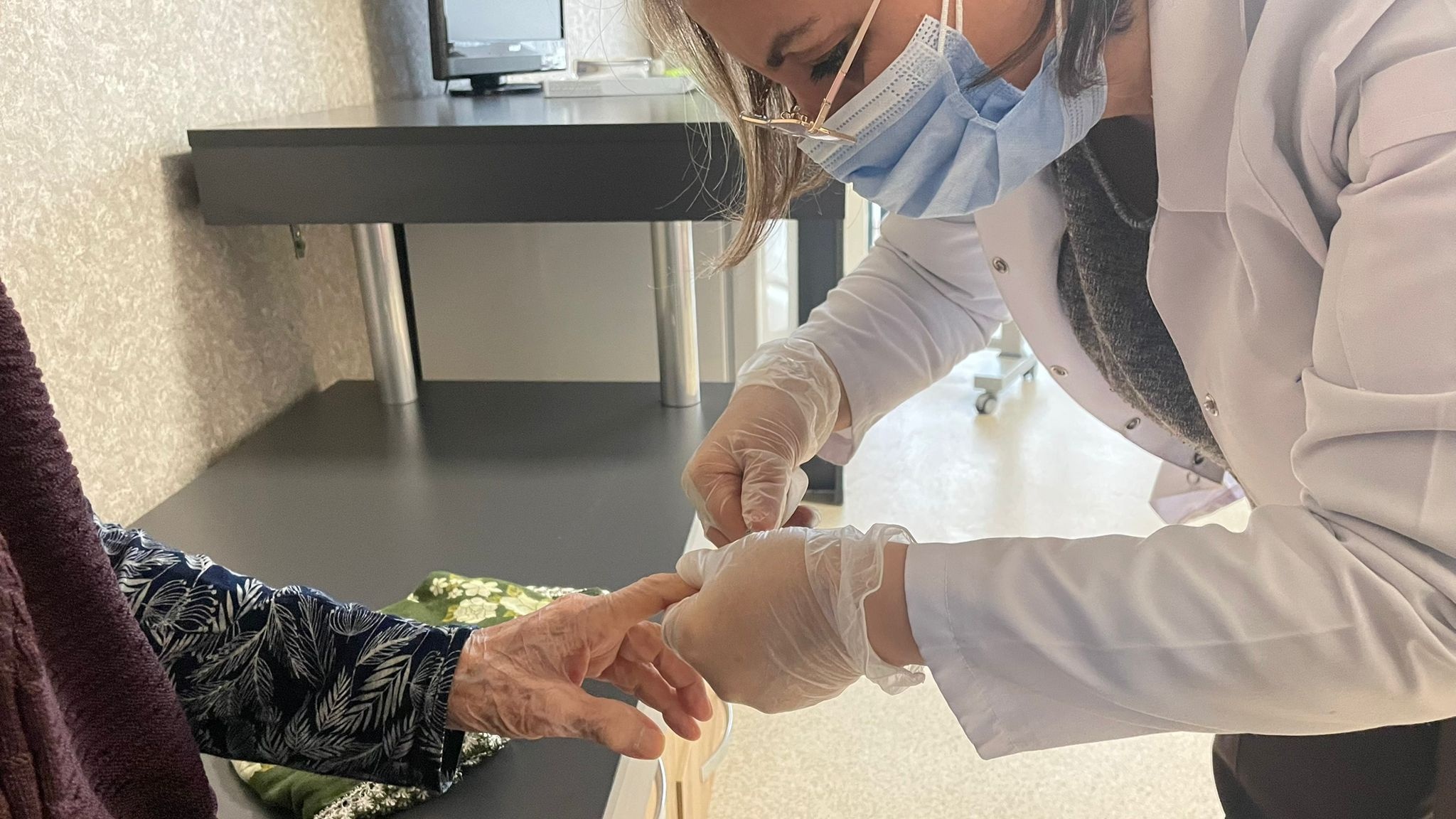 TOKAT BELEDİYESİ, HUZUREVİ SAKİNLERİNE KİŞİSEL BAKIM HİZMETİ VERDİ