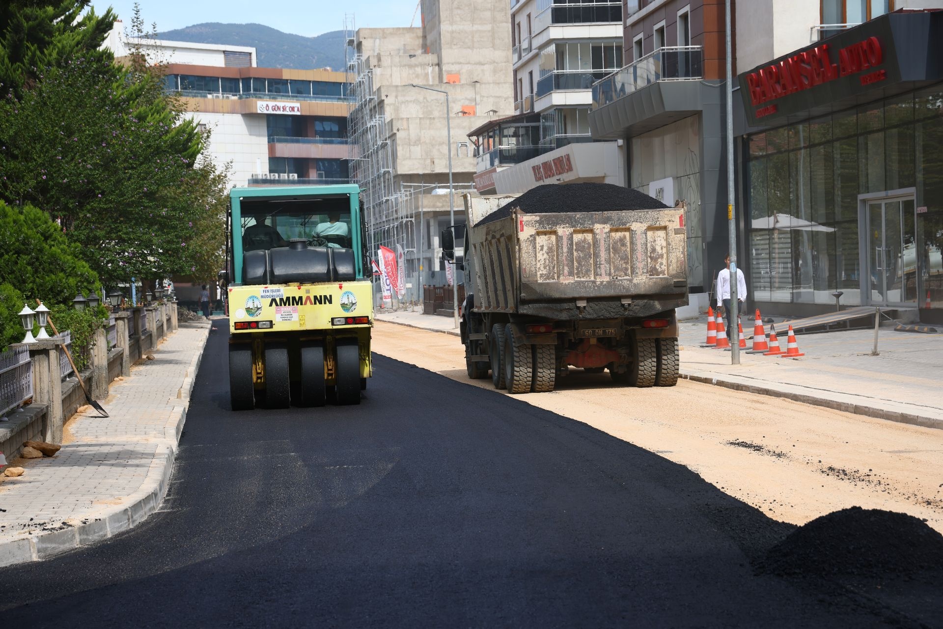 YEŞİLIRMAK MAHALLESİNDE ALTYAPIDAN ÜSTYAPIYA KAPSAMLI YENİLEME
