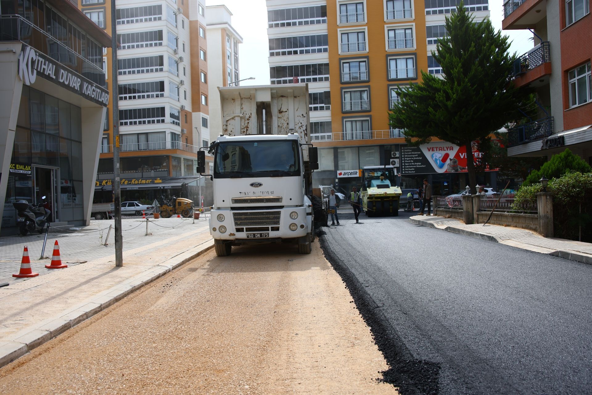 YEŞİLIRMAK MAHALLESİNDE ALTYAPIDAN ÜSTYAPIYA KAPSAMLI YENİLEME