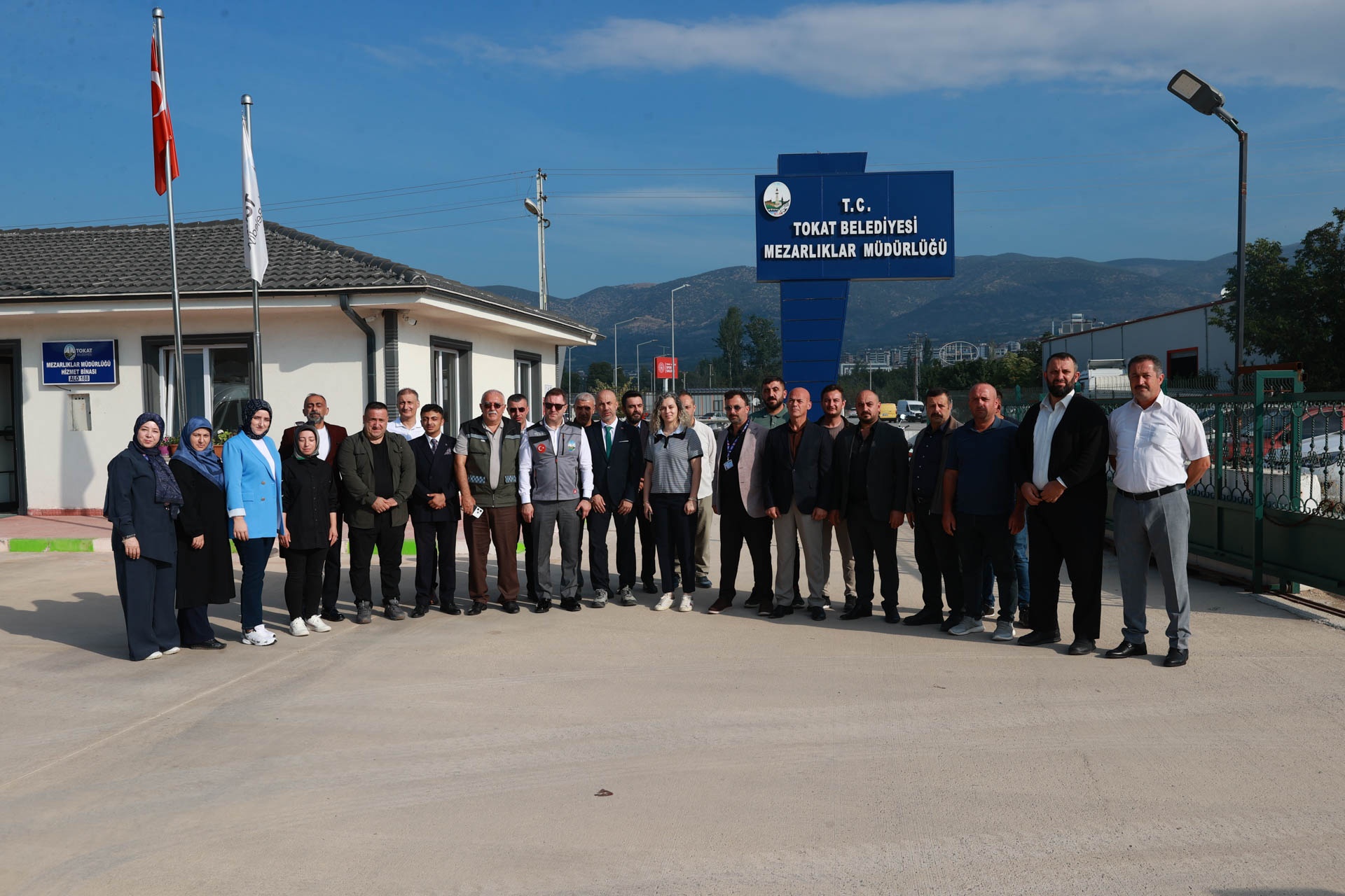 TOKAT BELEDİYESİ MEZARLIKLAR MÜDÜRLÜĞÜ’NÜN MAKİNE PARKI GÜÇLENDİRİLDİ