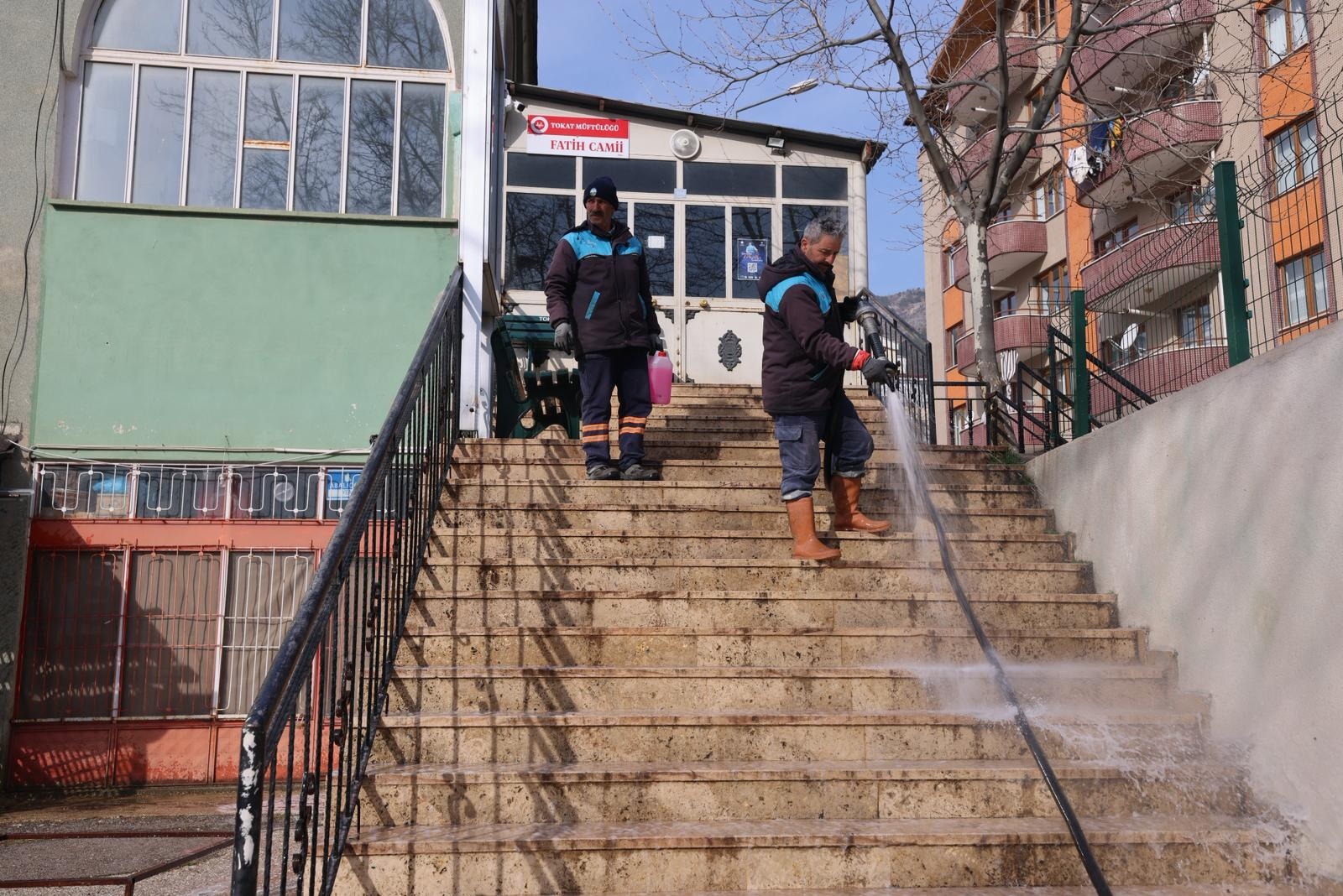 BAYRAM ÖNCESİ CAMİLERDE KAPSAMLI TEMİZLİK