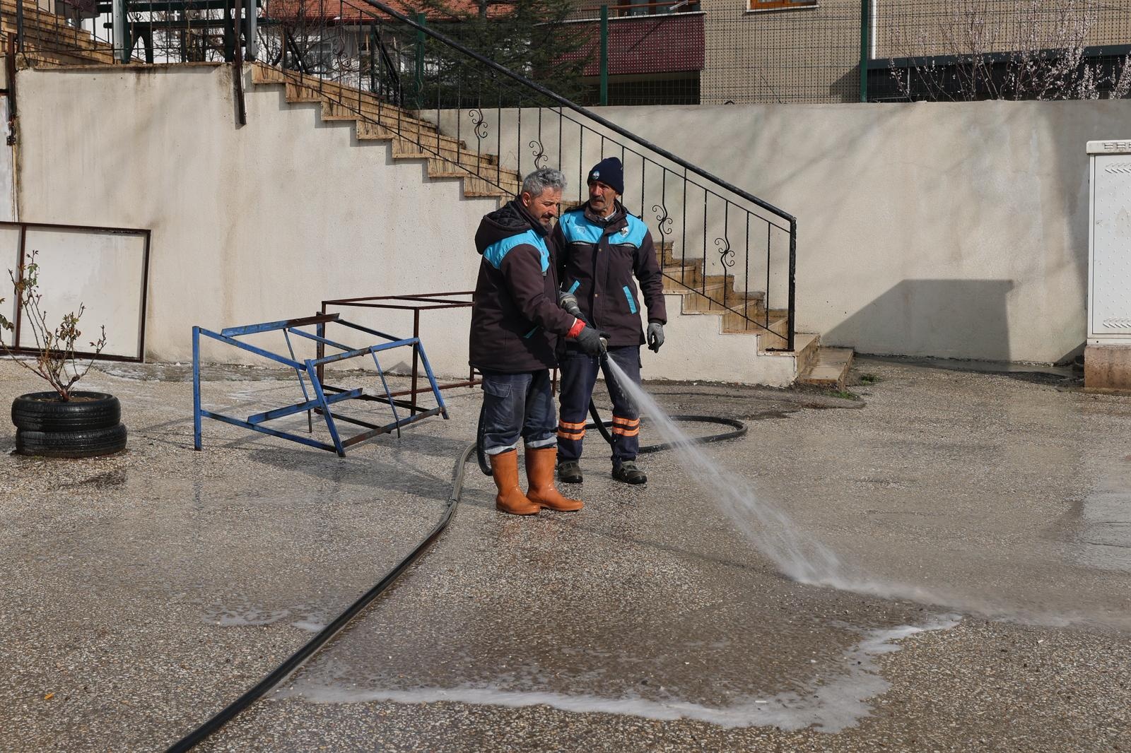 BAYRAM ÖNCESİ CAMİLERDE KAPSAMLI TEMİZLİK