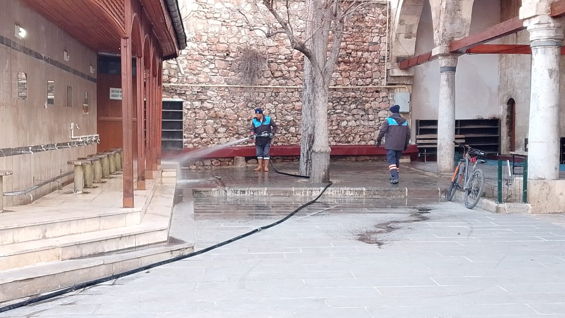 BAYRAM ÖNCESİ CAMİLERDE KAPSAMLI TEMİZLİK