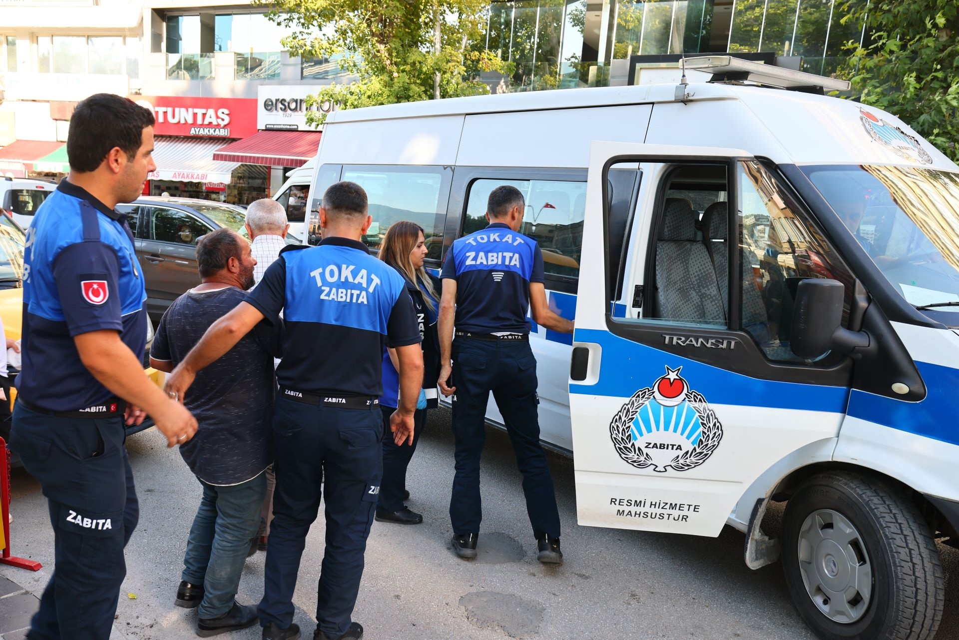 TOKAT BELEDİYESİ DİLENCİLİKLE MÜCADELEYİ KARARLILIKLA SÜRDÜRÜYOR