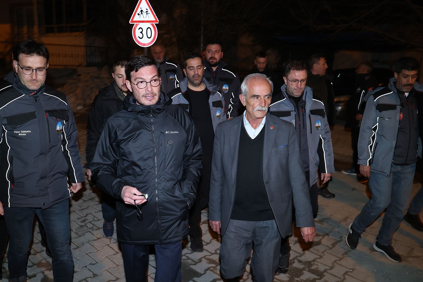 BAŞKAN YAZICIOĞLU DEVEGÖRMEZ MAHALLESİ’NDE TAM KADRO SAHADA