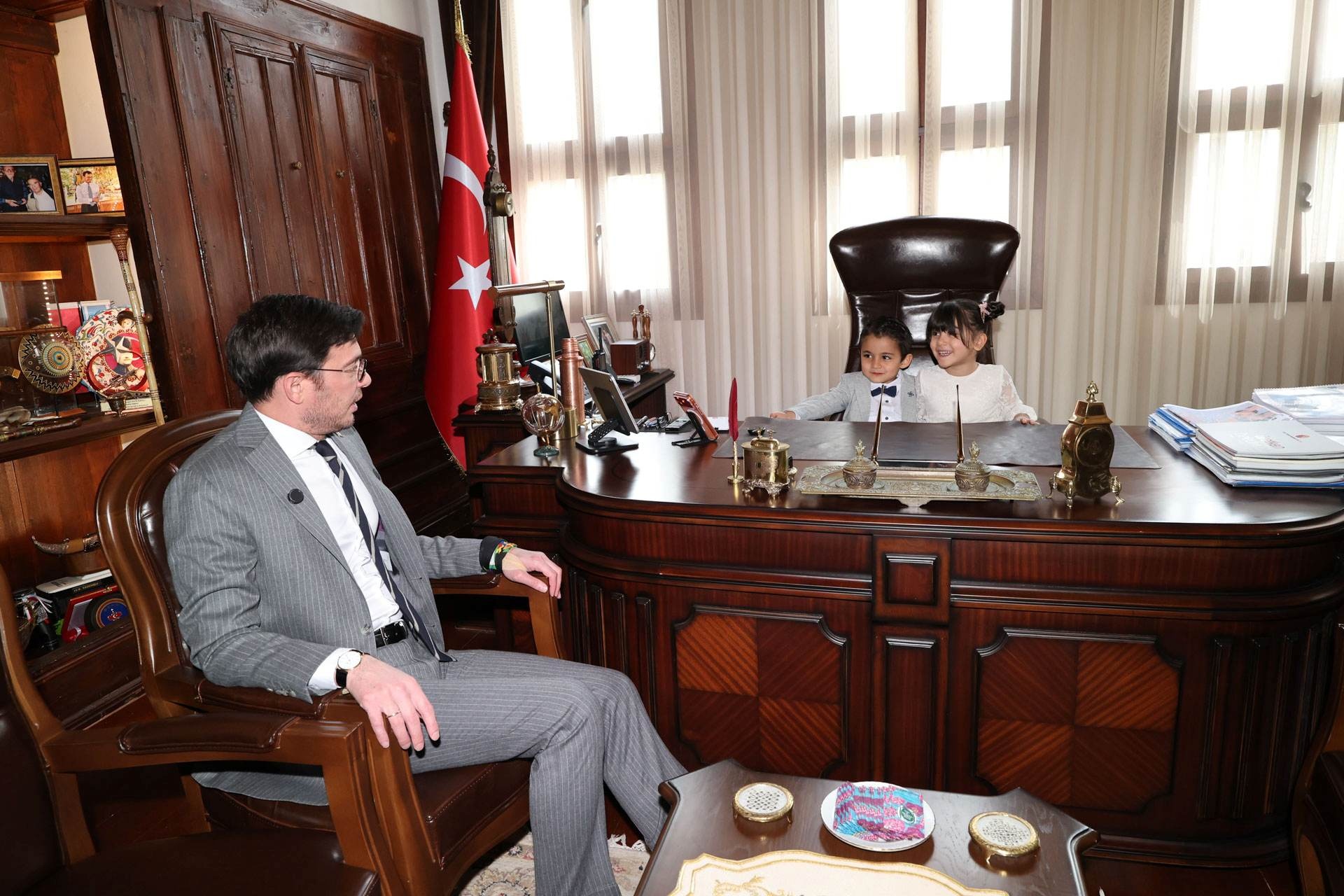 baskan-yazicioglu--makamini-miniklere-devretti