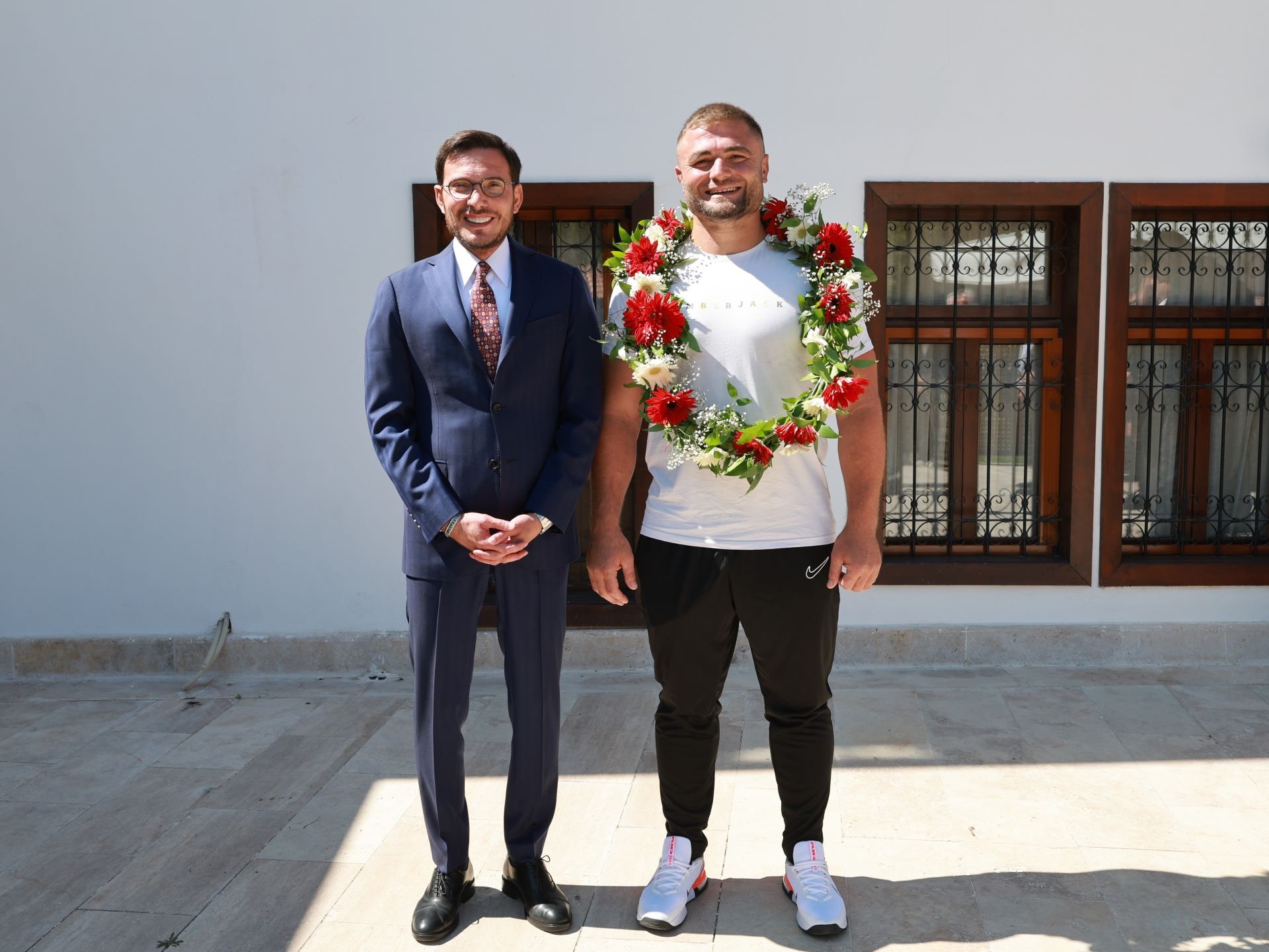 baskan-yazicioglu-baspehlivan-serhat-elvan-i-tebrik-etti